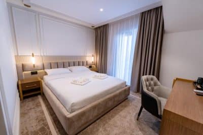 20251118132530_FLBB4Z