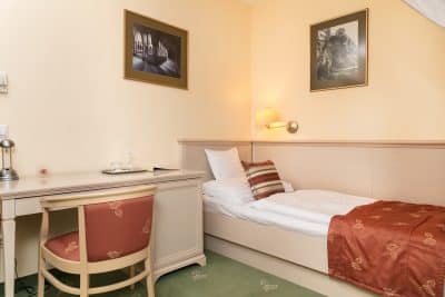 4 sup single rooms setup