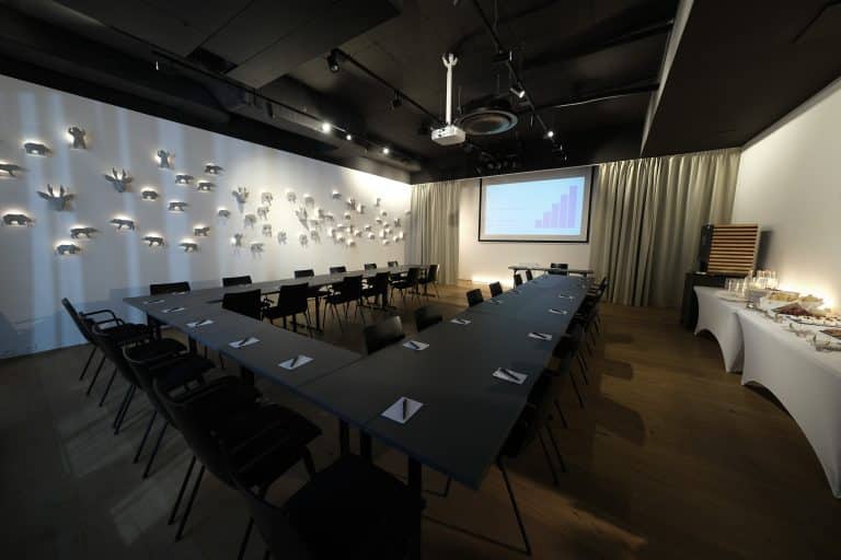 sál Sněžka, Svatý Vavřinec