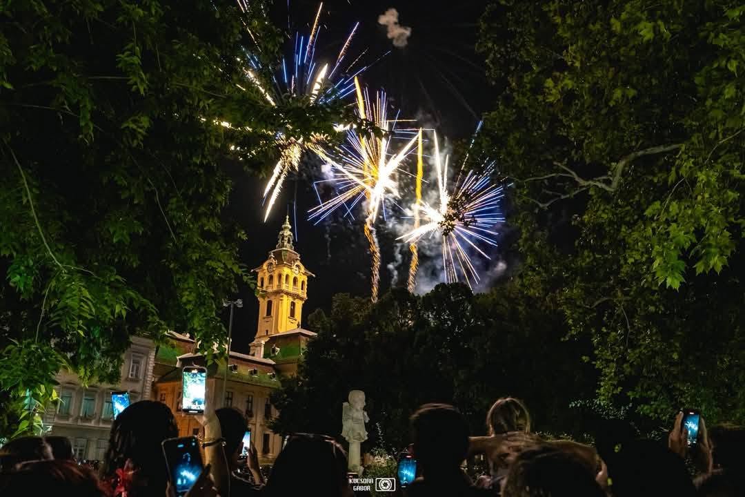 Augusztus 20-i tüzijáték a szegedi Széchenyi téren
