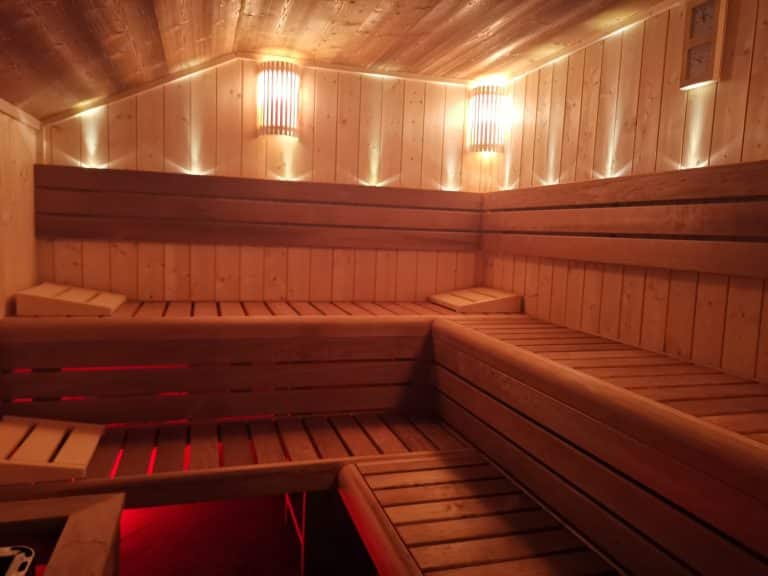 Beltéri wellness finn szauna