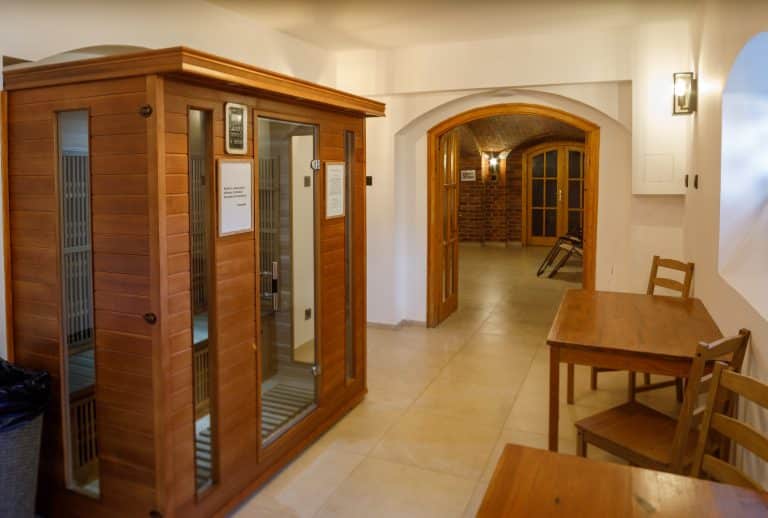 Beltéri wellness infraszauna