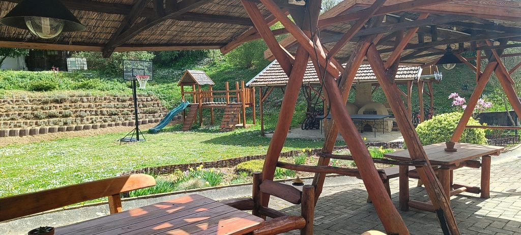 Étterem - családbarát terasz