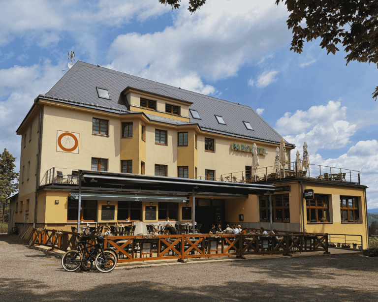 Parkhotel Smržovka s venkovní terasou