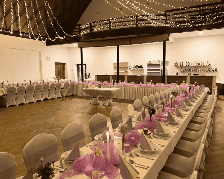 Svatební hostina v sále Parkhotelu Smržovka