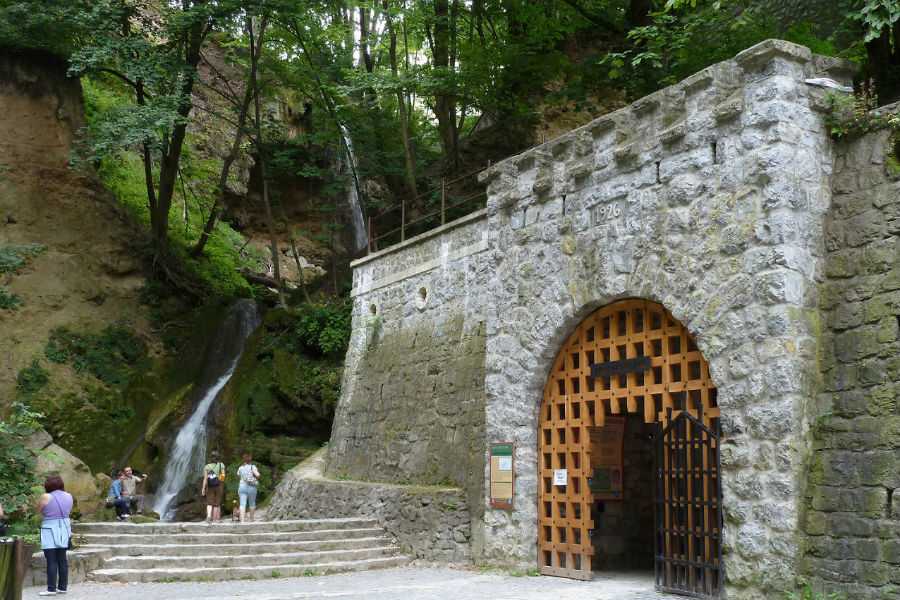 Anna-barlang