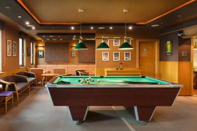 game room - biliard I