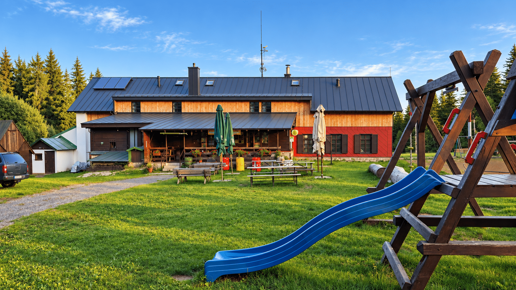 Letní okolí Modrokamenné boudy