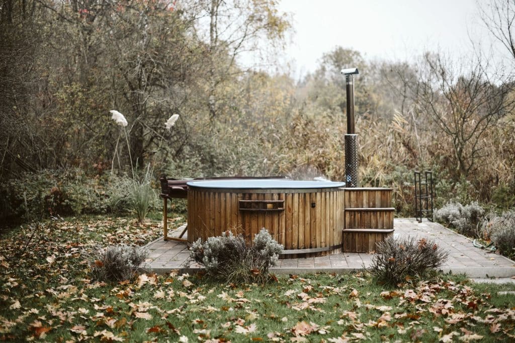 Páros pihenés erdei dézsafürdőben az Őrségben, romantikus szállás Őriszentpéteren