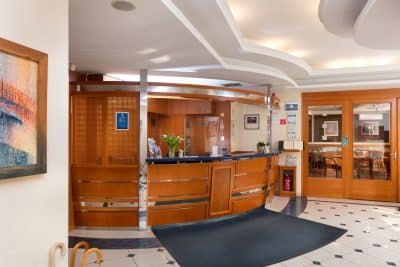 recepciton with the restaurant door